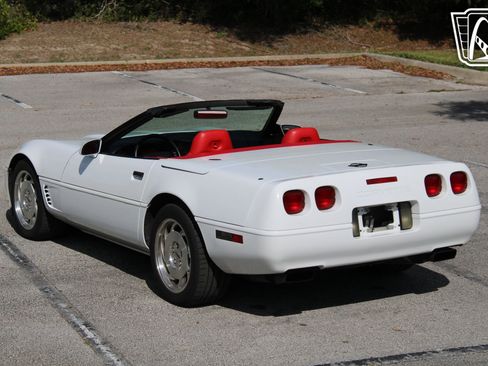 Used 1995 Chevrolet Corvette Convertible RWD image 7