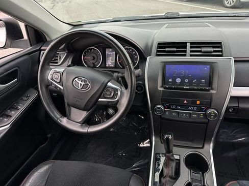 Used 2017 Toyota Camry XSE image 17