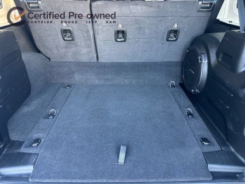 Used 2023 Jeep Wrangler Unlimited Sahara AWD/4WD image 16