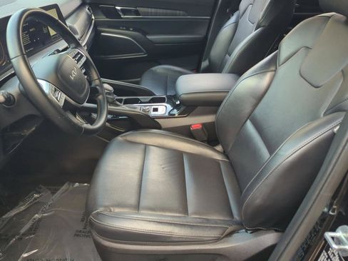 Used 2023 Kia Telluride S AWD/4WD image 16