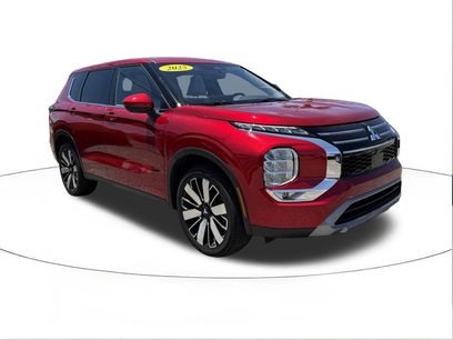 Used 2025 Mitsubishi Outlander SE