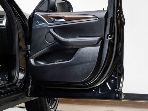 Used 2024 BMW X4 xDrive30i w/ Parking Assistance Package image 46