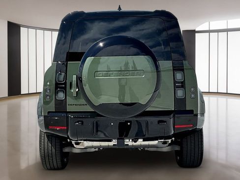 New 2026 Land Rover Defender 110 X-Dynamic SE AWD/4WD image 4
