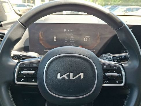 Certified 2024 Kia Sorento S w/ Panoramic Sunroof Package AWD/4WD image 20