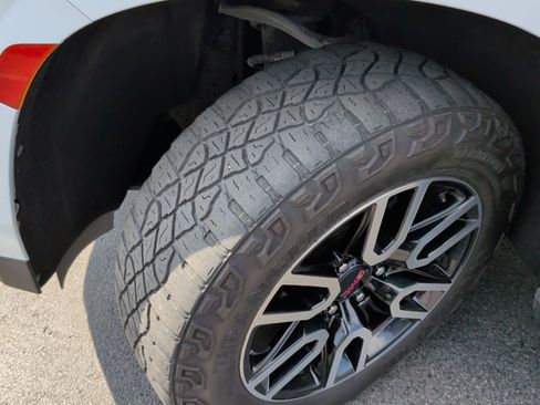 Used 2022 GMC Yukon SLE w/ Max Trailering Package image 12