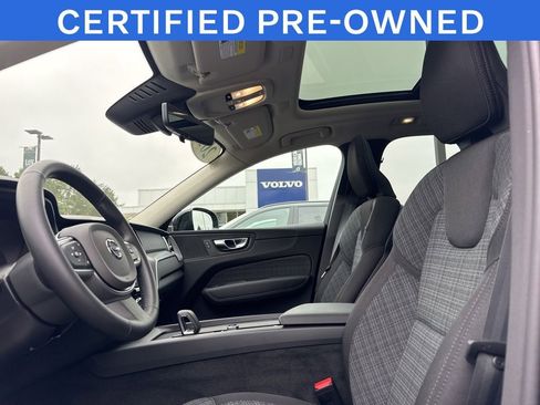 Certified 2025 Volvo XC60 B5 Core w/ Protection Package Premier AWD/4WD image 4