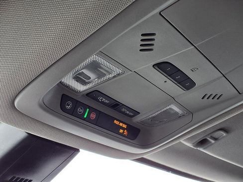 Used 2023 GMC Acadia SLT image 15