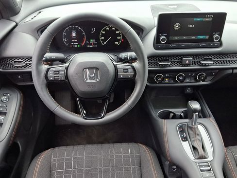 Used 2024 Honda HR-V Sport image 12