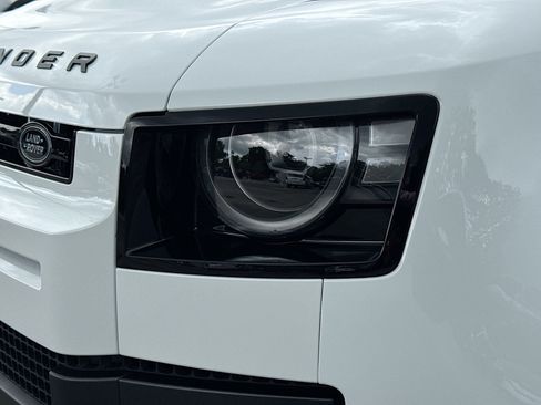 New 2026 Land Rover Defender 110 X-Dynamic SE AWD/4WD image 9