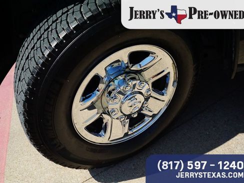 Used 2024 RAM 2500 Tradesman w/ Chrome Appearance Group AWD/4WD image 9