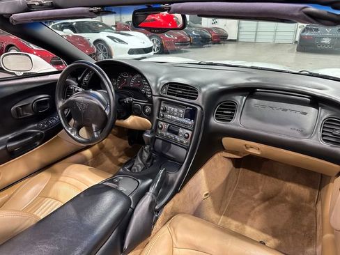 Used 2004 Chevrolet Corvette Convertible w/ Preferred Equipment Group RWD image 10