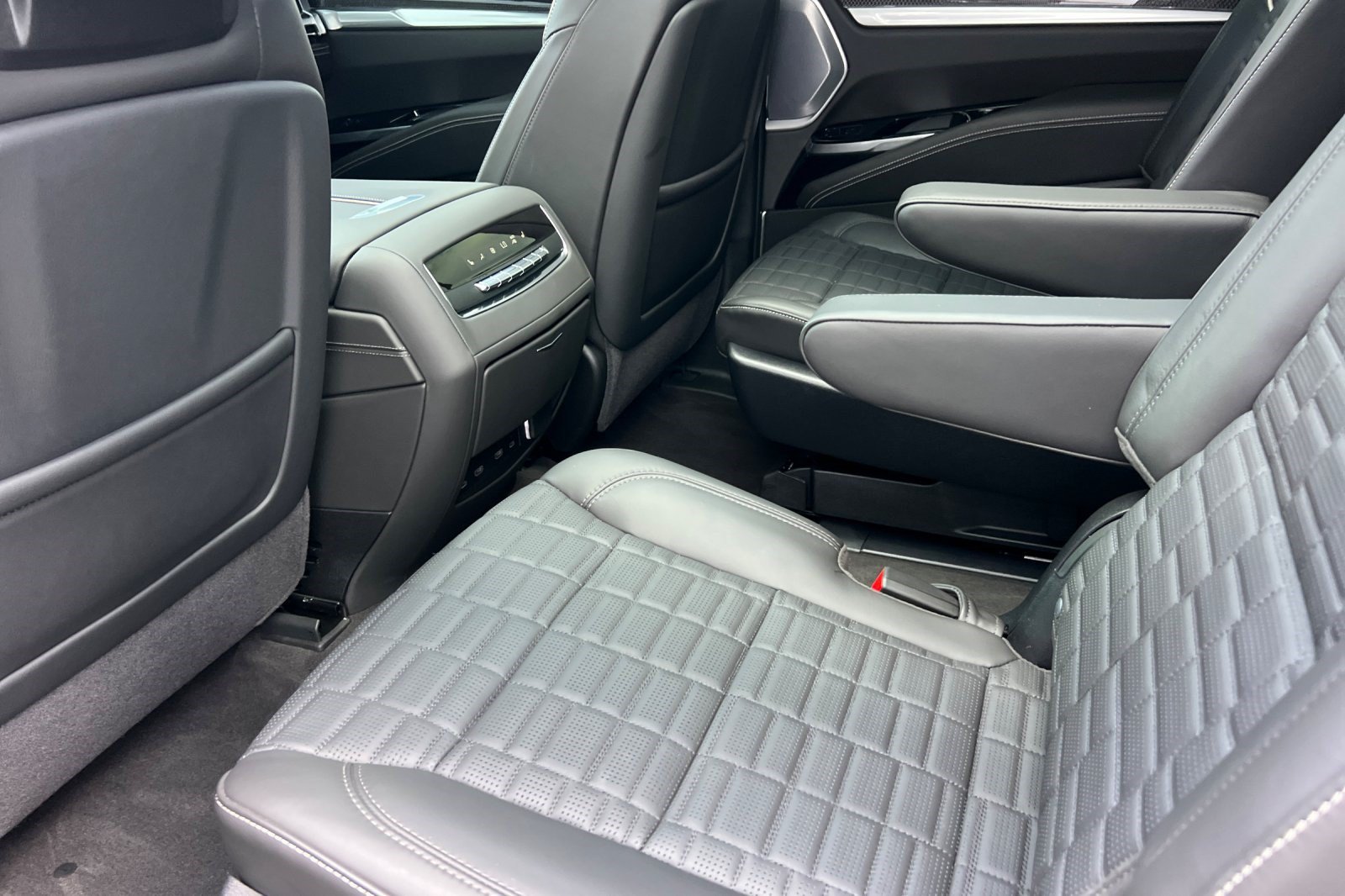 Used 2025 Cadillac Escalade V AWD/4WD image 25