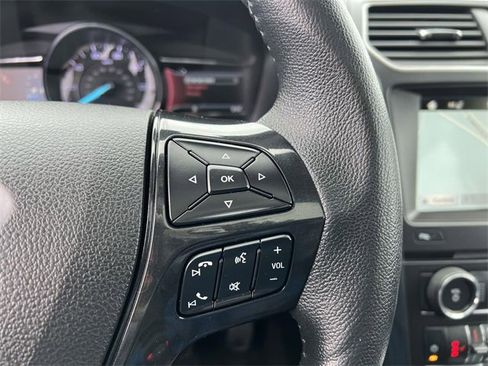 Certified 2018 Ford Explorer XLT w/ Equipment Group 202A image 17