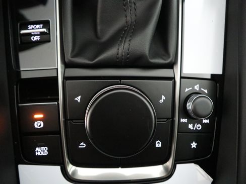 New 2026 MAZDA MAZDA3 Carbon image 29