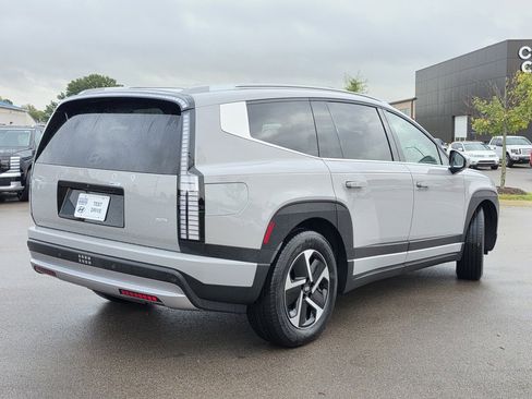 New 2026 Hyundai Ioniq 9 SE image 8