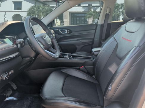 Used 2022 Jeep Compass Trailhawk AWD/4WD image 11
