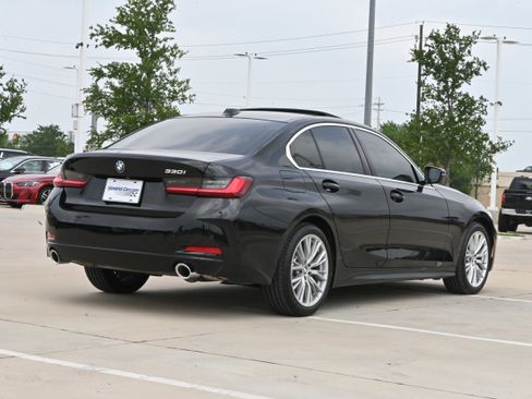 Used 2024 BMW 330i Sedan w/ Convenience Package RWD image 9