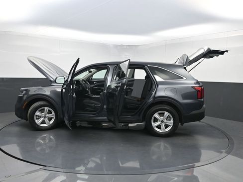 Used 2022 Kia Sorento LX FWD image 35