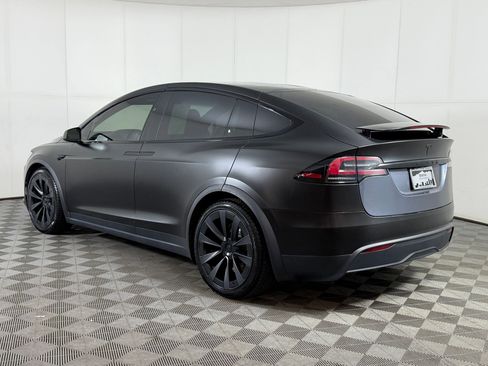 Used 2022 Tesla Model X AWD image 3