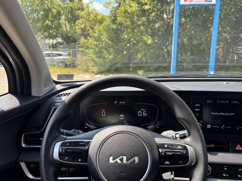 Used 2025 Kia Sportage LX FWD image 28