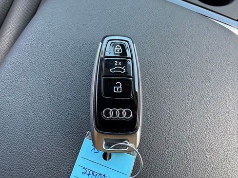 Used 2025 Audi Q8 Premium Plus AWD/4WD image 38