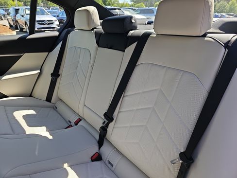 New 2027 BMW 530i RWD image 14