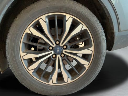 Used 2022 Ford Escape SE w/ SE Sport Appearance Package FWD image 36