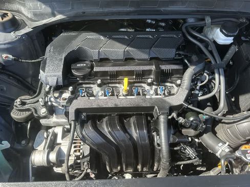 Used 2024 Hyundai Venue SEL FWD image 12