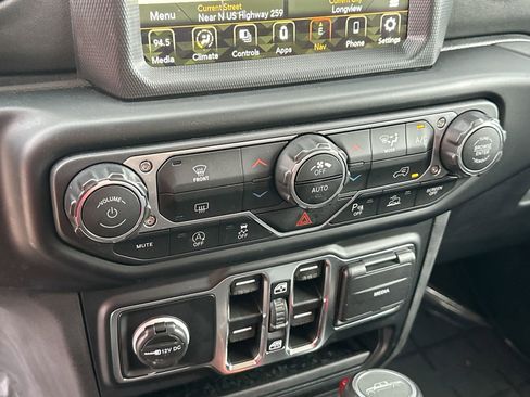 Used 2023 Jeep Gladiator High Altitude image 19