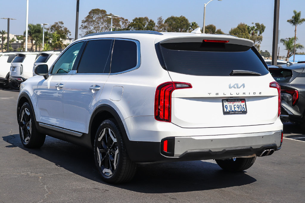 Certified 2024 Kia Telluride S w/ S Sunroof Package FWD image 6