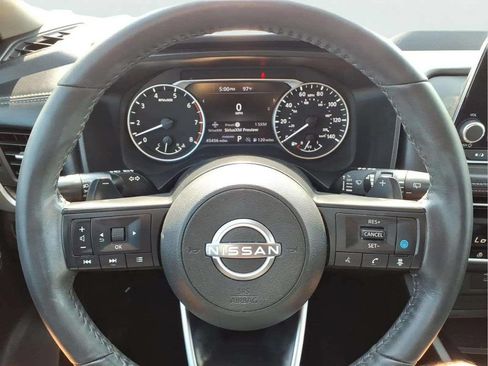 Used 2024 Nissan Rogue SV w/ SV Premium Package FWD image 15
