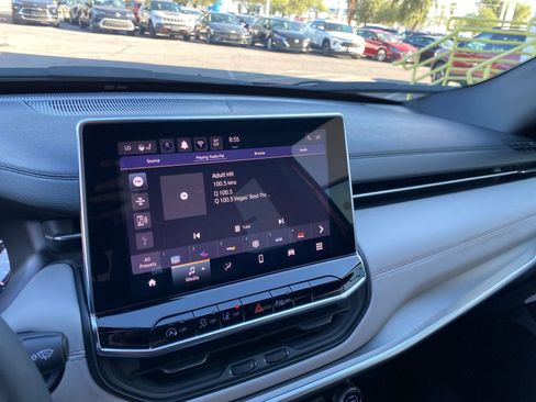 Used 2025 Jeep Compass Limited image 20