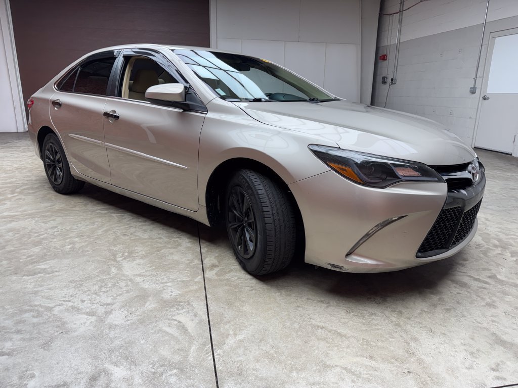 Used 2015 Toyota Camry LE FWD image 7