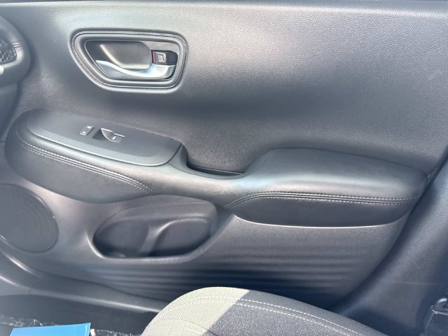 Certified 2025 Honda HR-V LX image 22