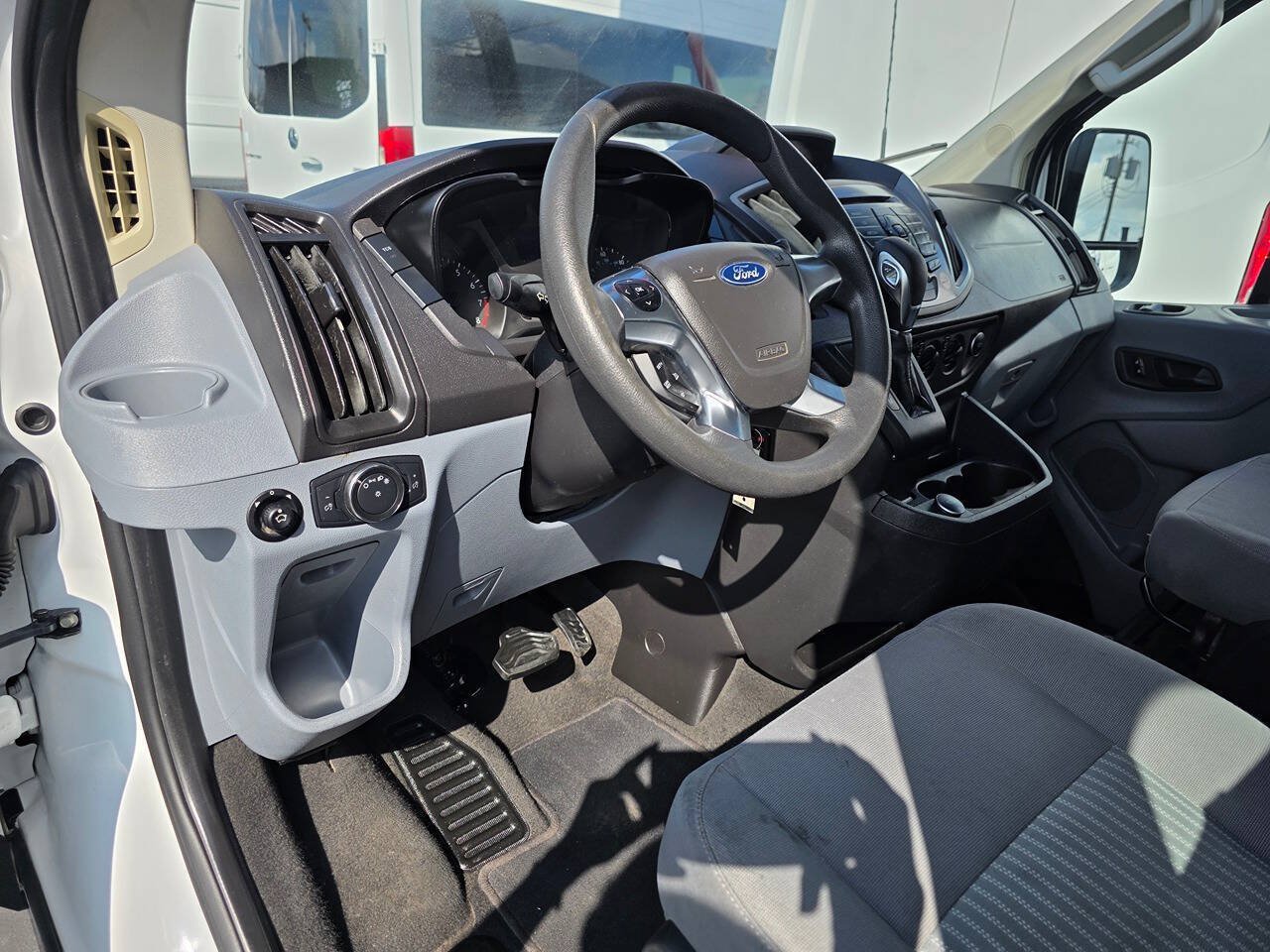 Used 2019 Ford Transit 350 XLT RWD image 17