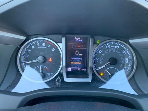 Used 2022 Toyota Tacoma SR5 w/ Trail Edition image 19