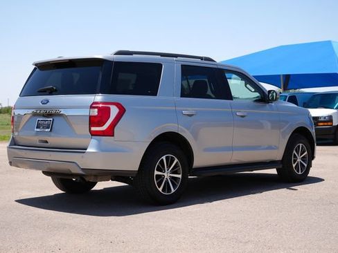 Used 2021 Ford Expedition XLT AWD/4WD image 3