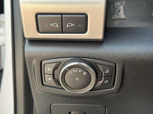 Used 2017 Ford F150 Platinum w/ Equipment Group 701A Luxury image 26