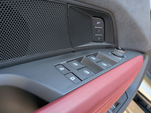 Used 2023 Audi e-tron GT Prestige image 15