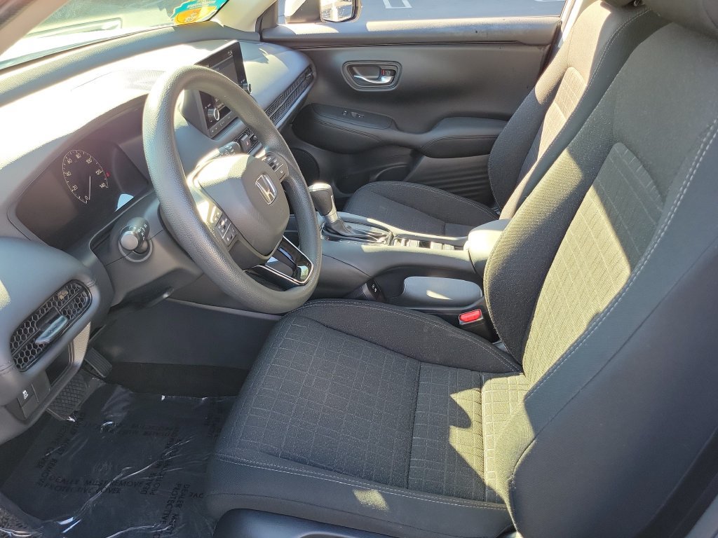 Certified 2025 Honda HR-V LX image 17