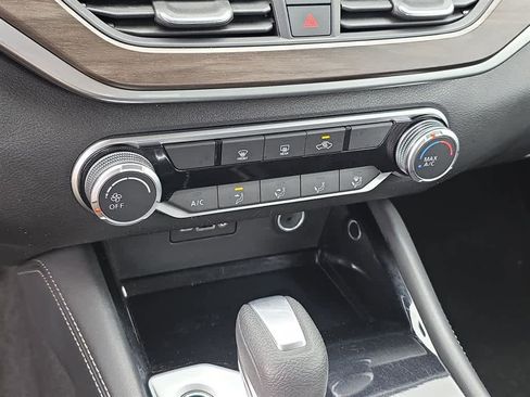 Used 2023 Nissan Altima 2.5 SV FWD image 42