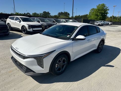 New 2026 Kia K4 FWD image 3