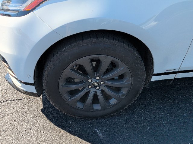 Used 2018 Land Rover Range Rover Velar R-Dynamic SE AWD/4WD image 4