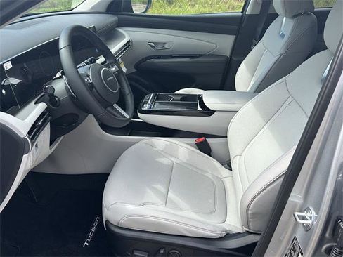 New 2025 Hyundai Tucson Limited image 9