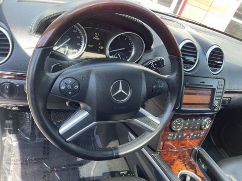 Used 2010 Mercedes-Benz GL 550 4MATIC image 25