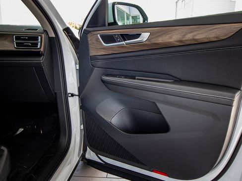 New 2026 Volkswagen Atlas SE FWD image 21