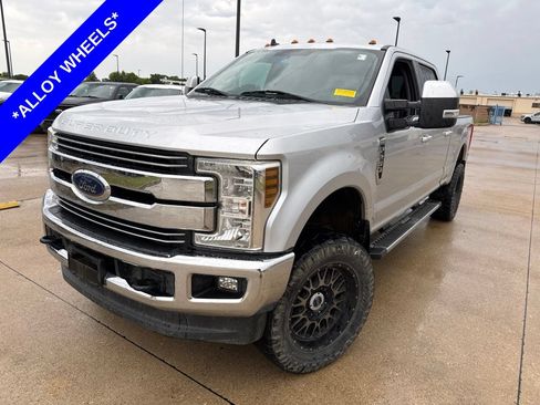 Used 2019 Ford F250 Lariat w/ Lariat Value Package AWD/4WD image 1