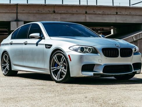 Used 2013 BMW M5 RWD image 39