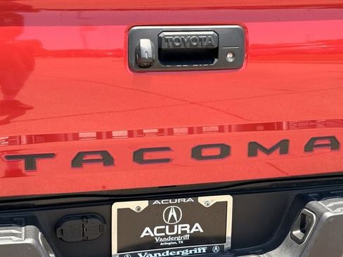 Used 2022 Toyota Tacoma SR5 RWD image 8