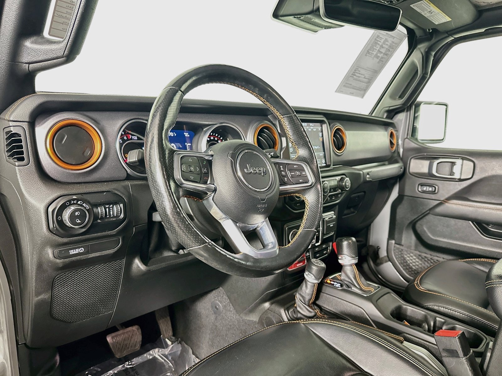 Used 2021 Jeep Gladiator Mojave w/ Uconnect 4C Nav & Sound Group AWD/4WD image 10